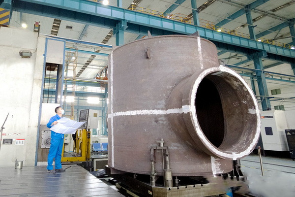 Elaborazione e produzione della valvola a saracinesca a doppio effetto con il diametro più grande al mondo in attrezzature PetroChina Bohai